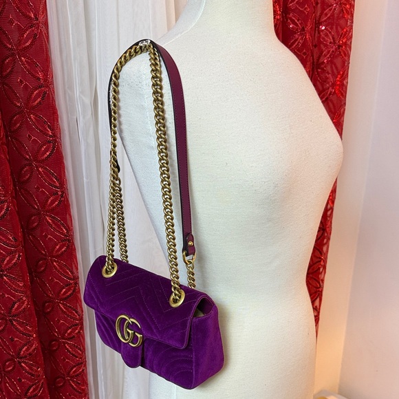 GUCCI Purple-Pinkish Velvet Gold Chain Shoulder/Crossbody Bag - Picture 4 of 16